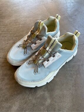 On Cloud Running Pastel Blue & Pale Green Casual Sneakers